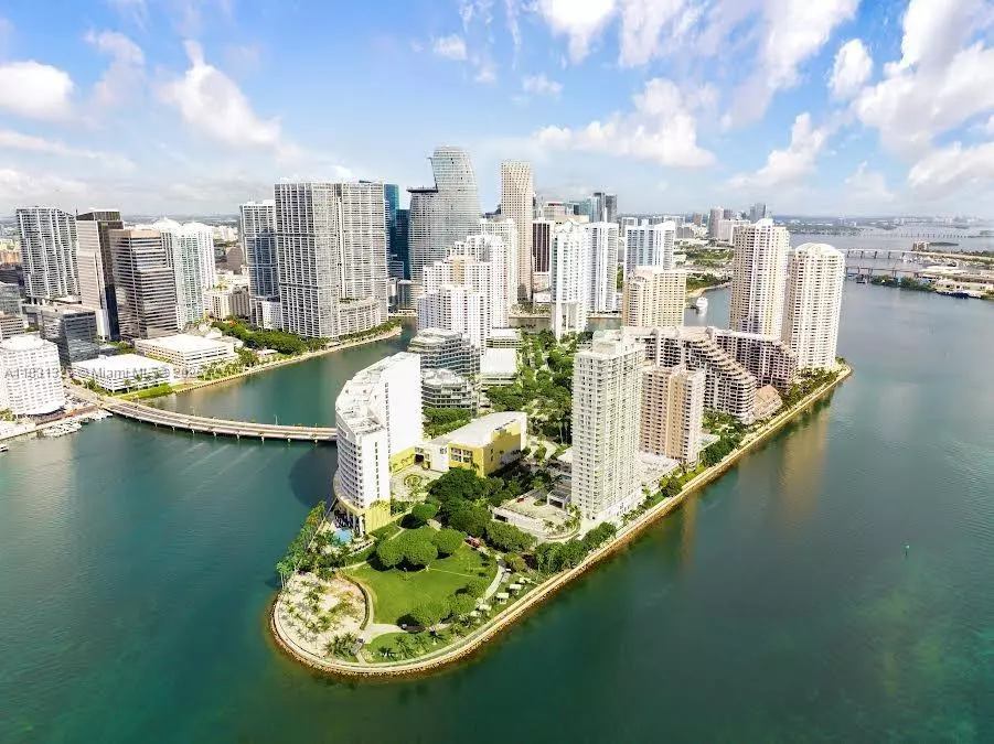 Miami, FL 33131,540 Brickell Key Dr #718