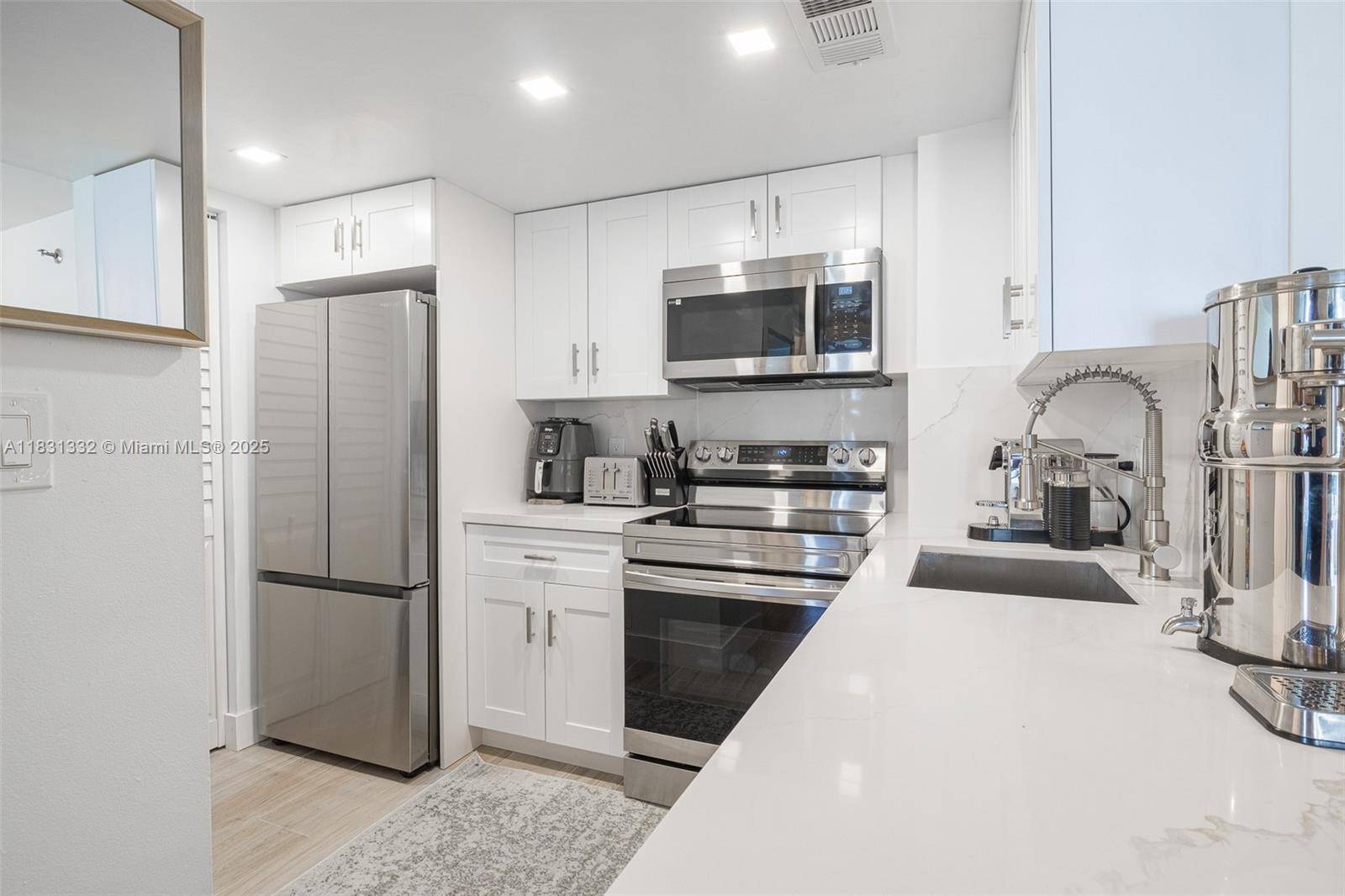 Miami, FL 33131,770 Claughton Island Dr #609
