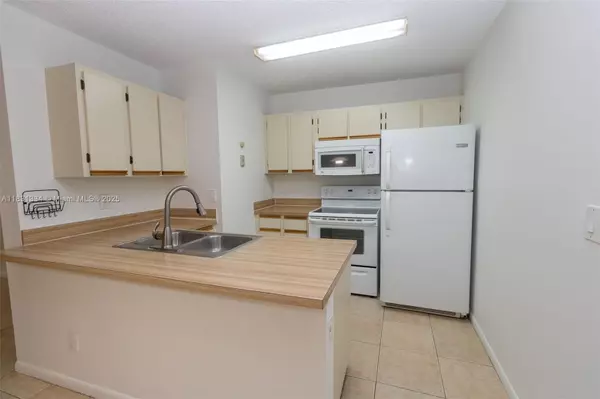 Hialeah, FL 33015,18328 NW 68th Ave #P