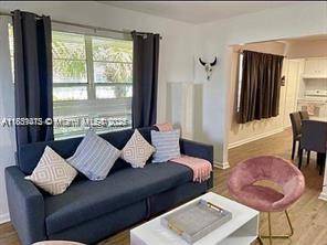 2008 Pierce St #4, Hollywood, FL 33020