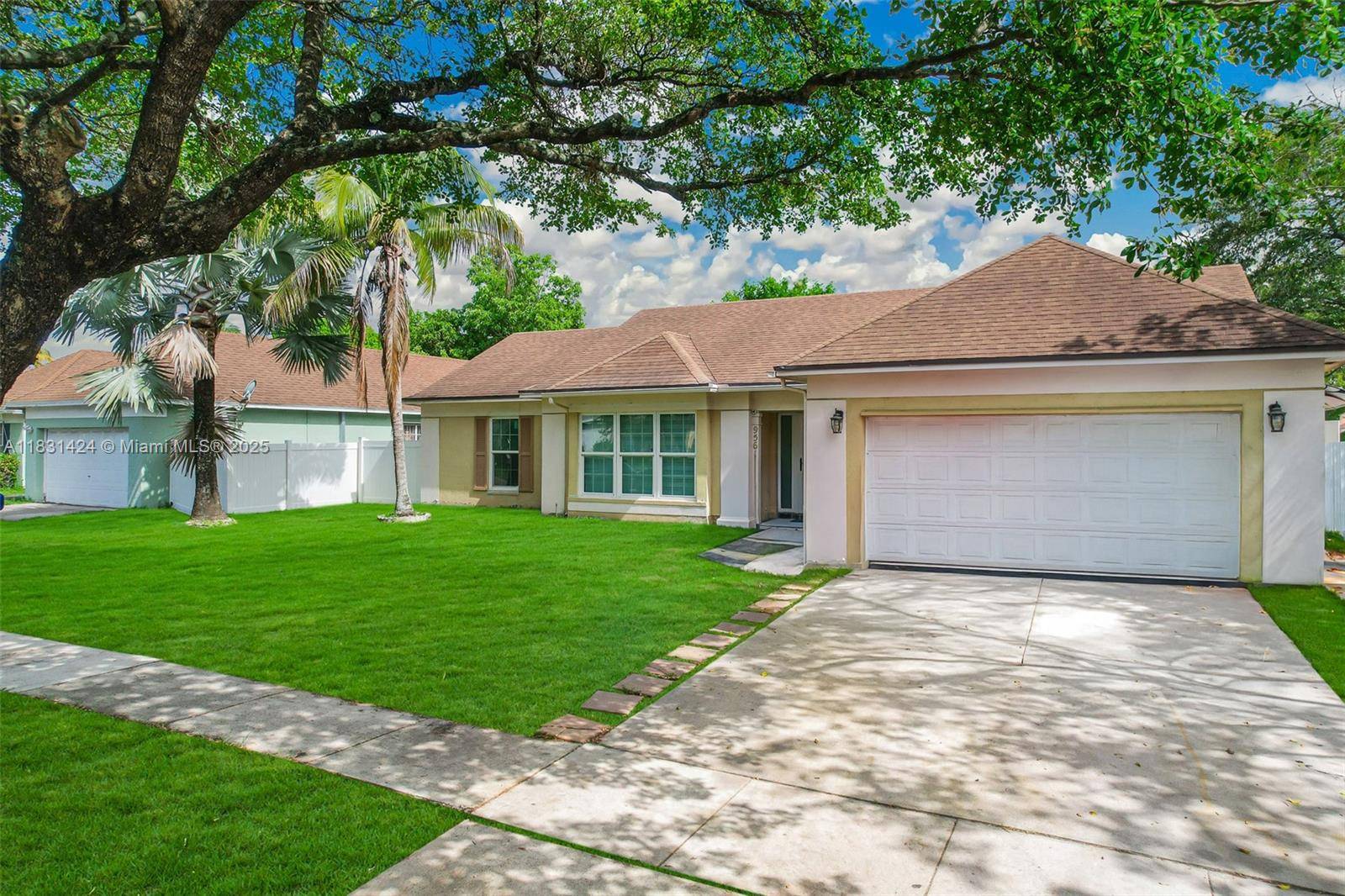 9561 Ashley Dr, Miramar, FL 33025