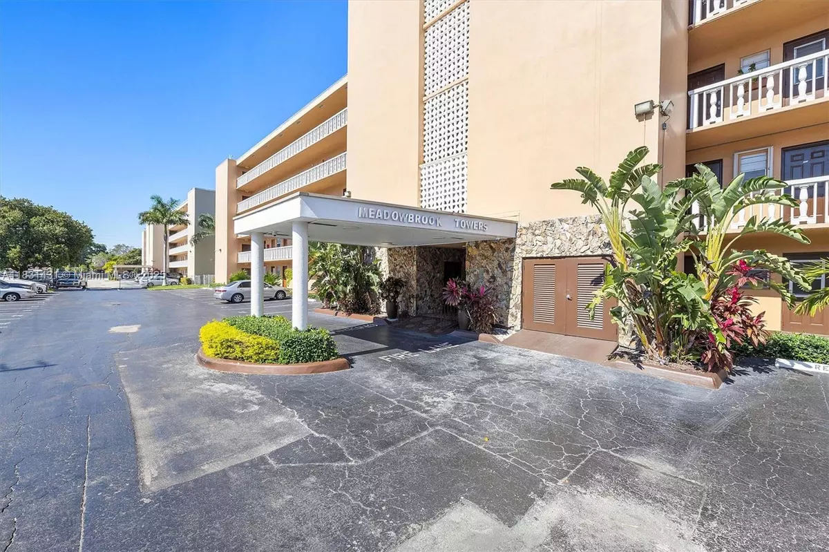 Hallandale Beach, FL 33009,219 NE 14th Ave #101