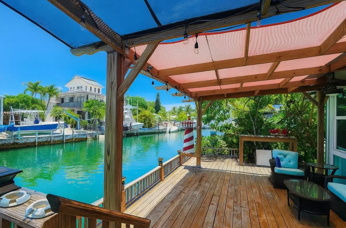 Lower Keys, FL 33042,715 E Caribbean Dr E