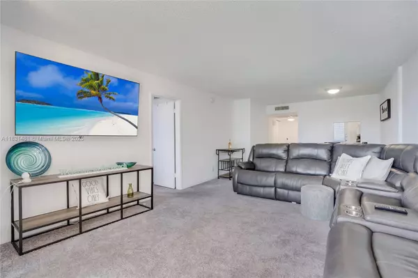 4502 N Federal Hwy #334D, Lighthouse Point, FL 33064