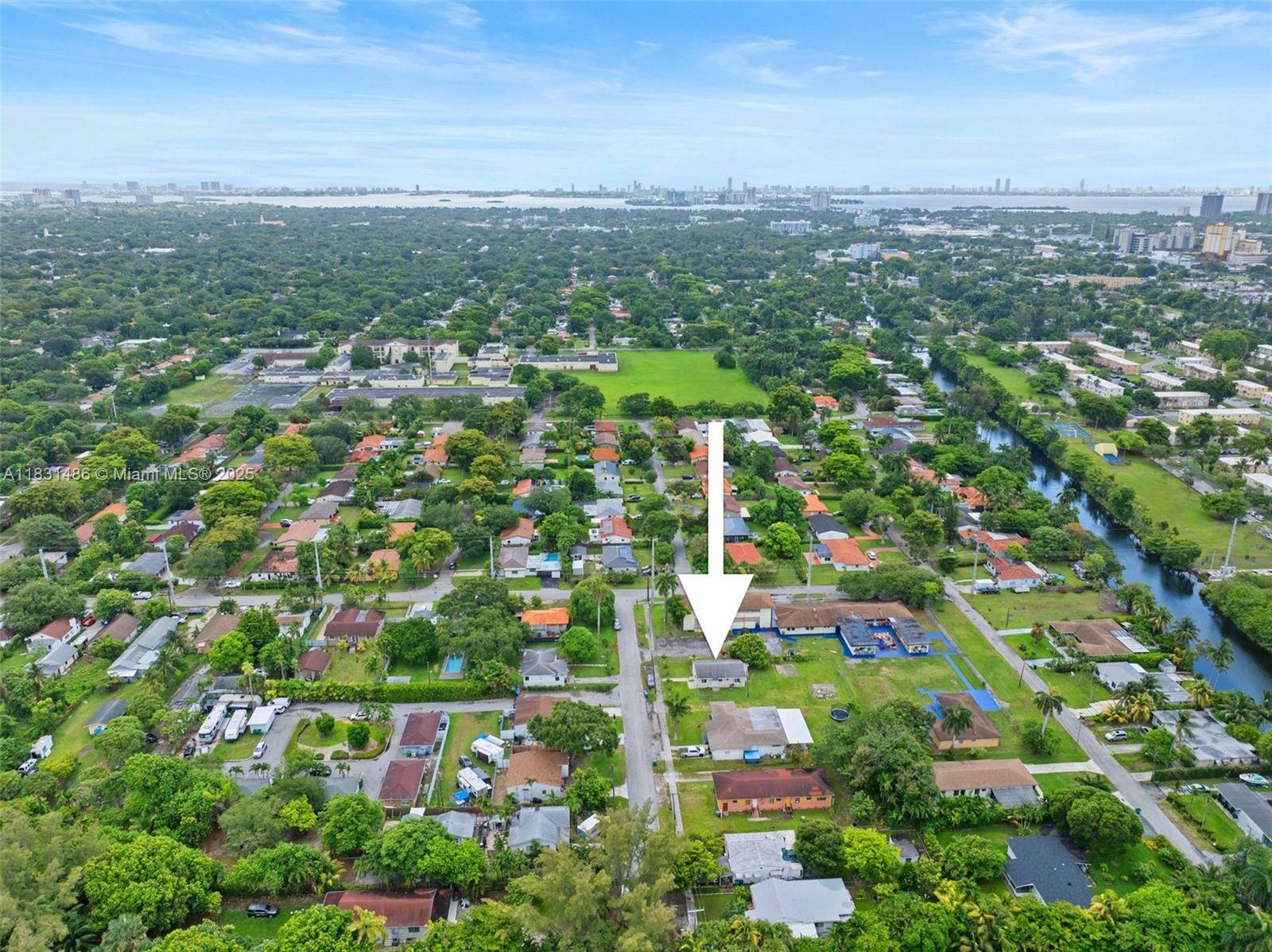 El Portal, FL 33150,524 NW 88th St