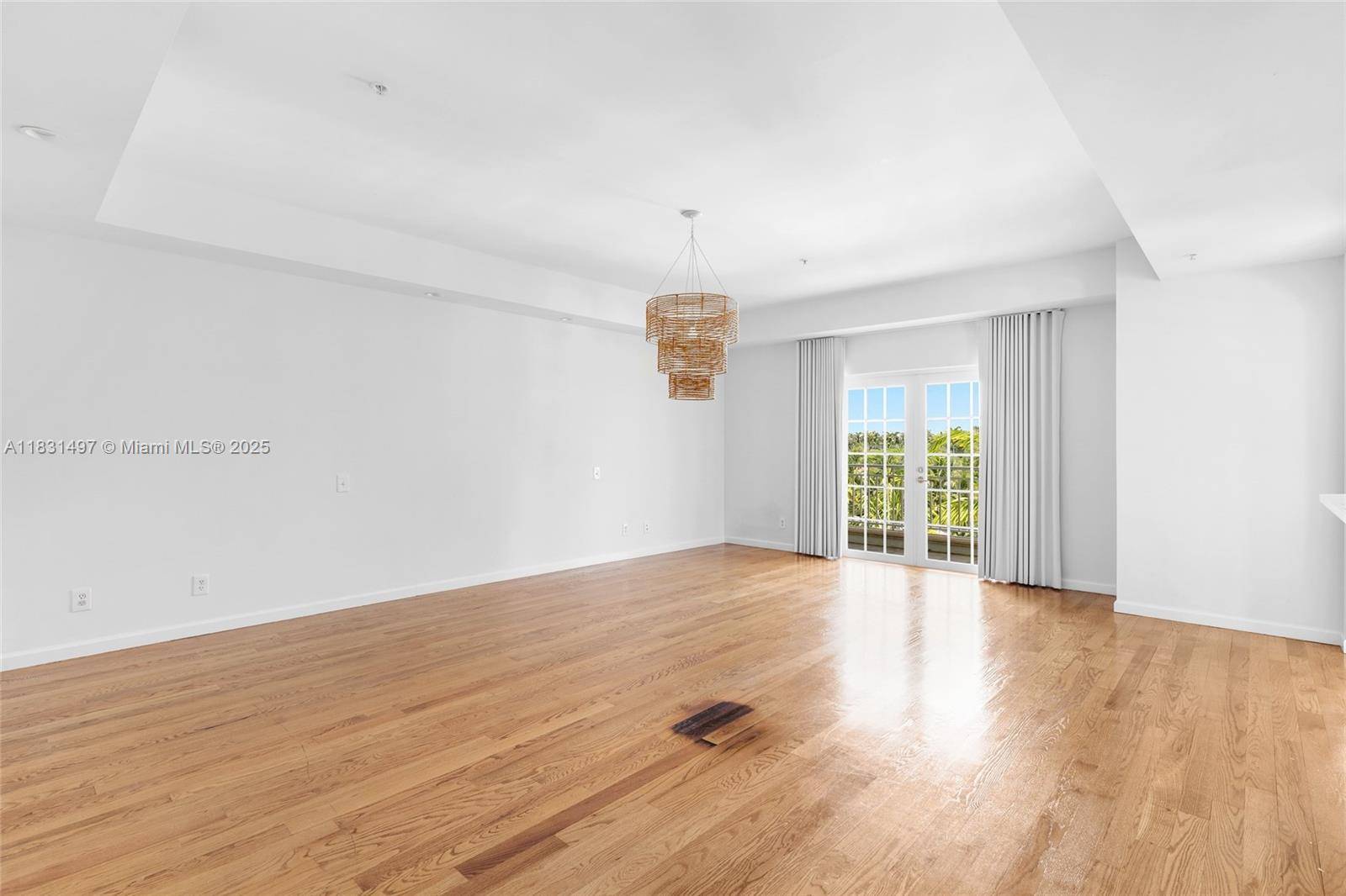 Miami Beach, FL 33139,1415 Sunset Harbour Dr #406