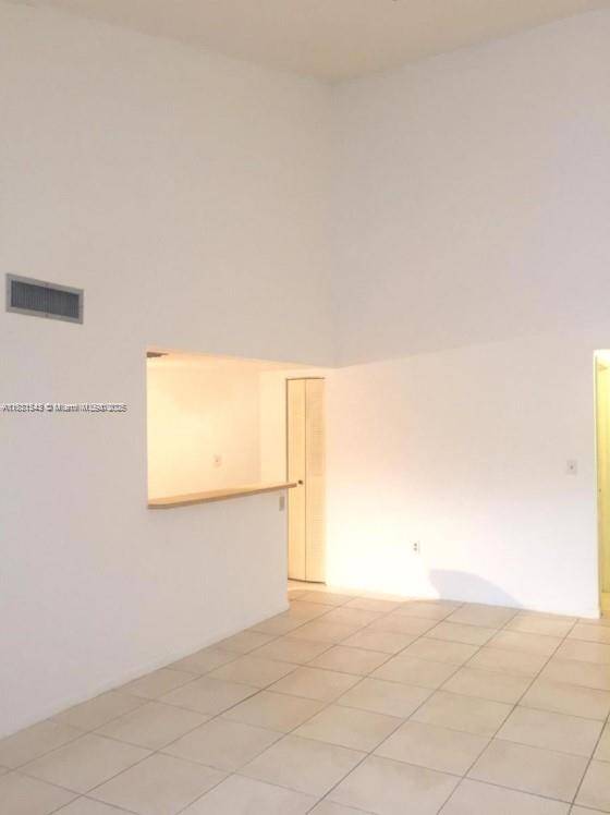 Miami, FL 33172,9421 Fontainebleau Blvd #206-35