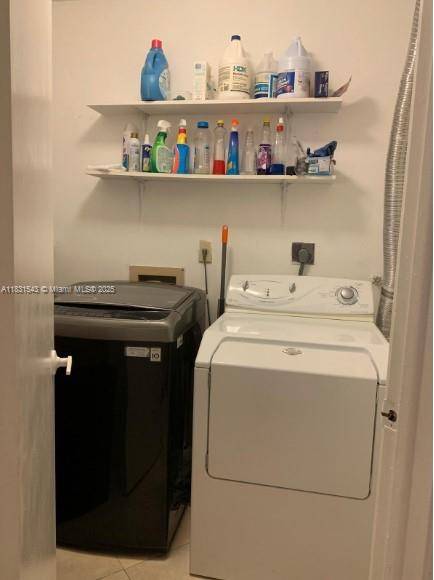 Miami, FL 33172,9421 Fontainebleau Blvd #206-35