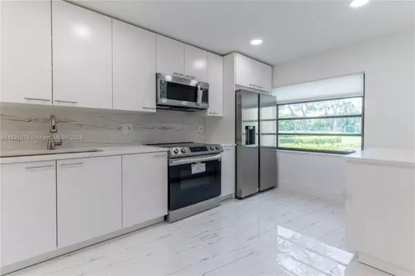 Boca Raton, FL 33433,8435 Casa Del Lago #22-C