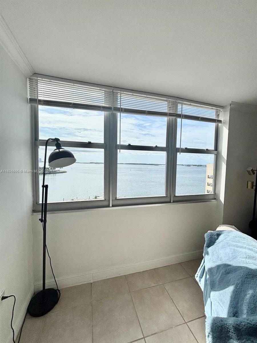 Miami, FL 33131,999 Brickell Bay Dr #1002