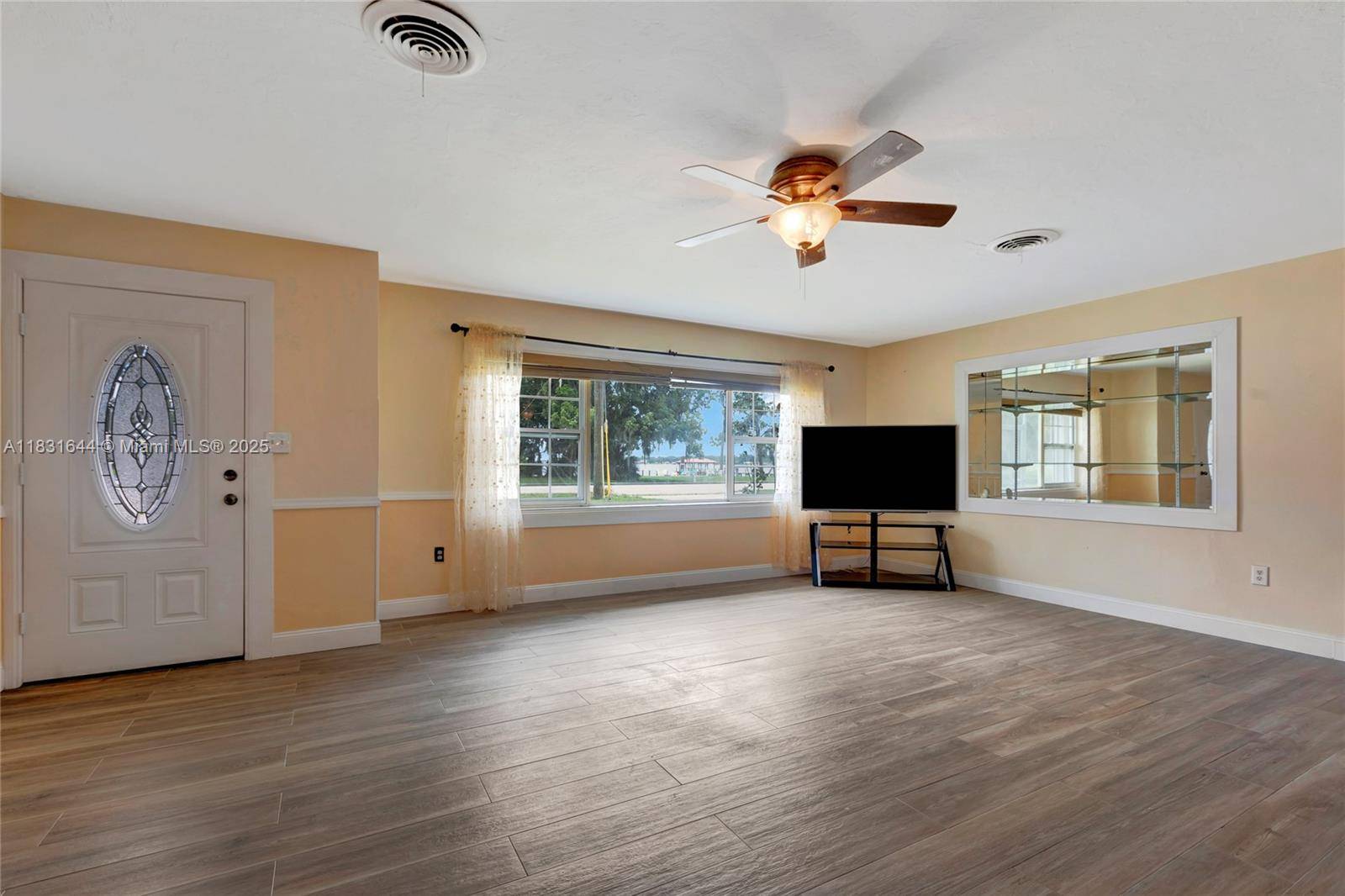 Sebring, FL 33870,3510 Lakeview Dr