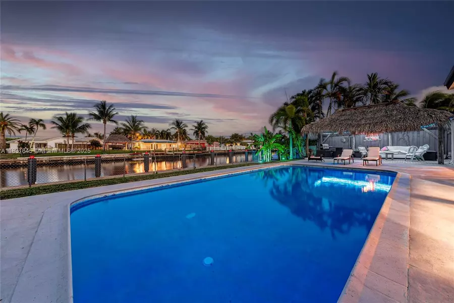 380 SE 1st Ter, Pompano Beach, FL 33060