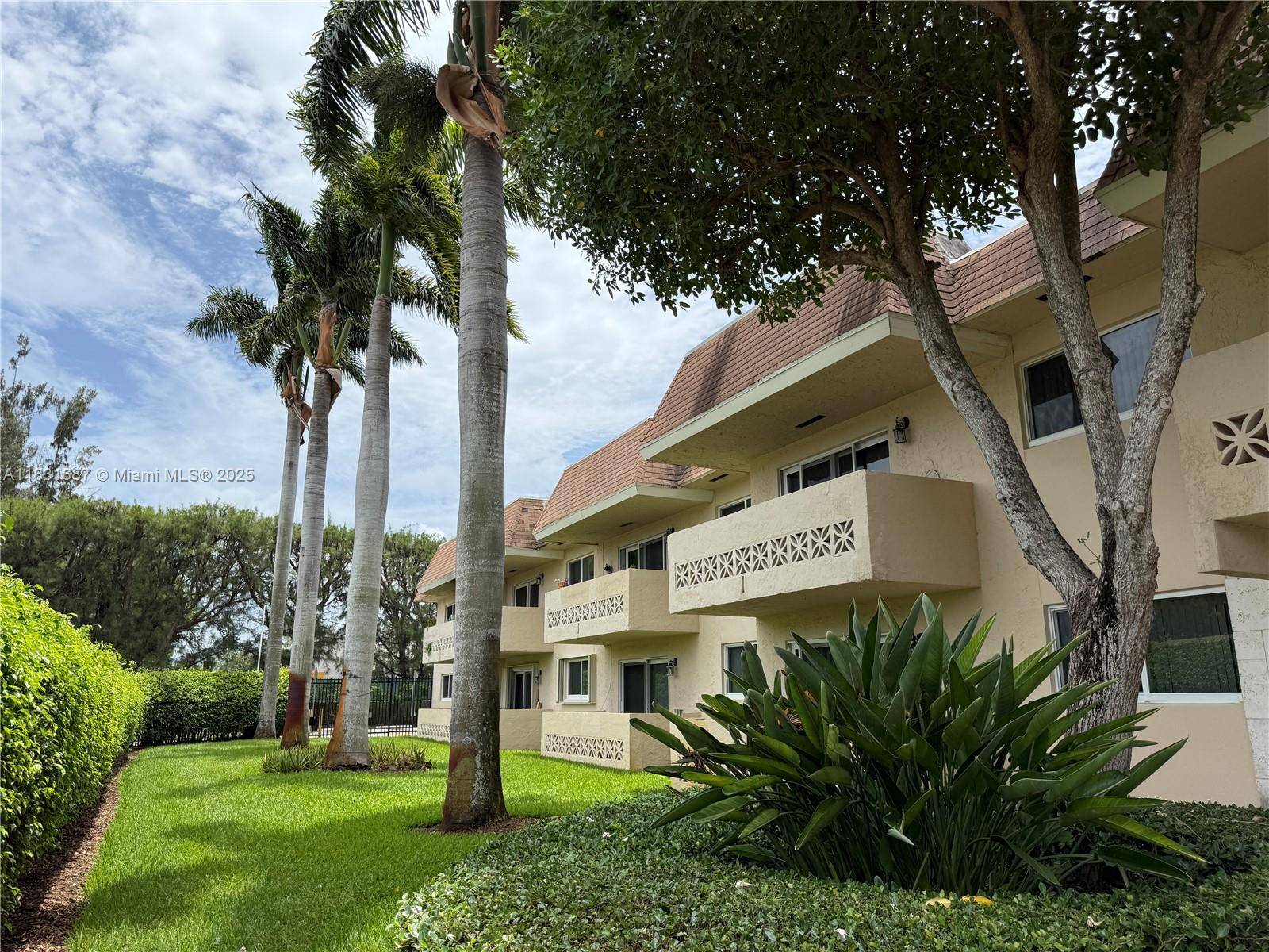 Palmetto Bay, FL 33176,14500 SW 88th Ave #141