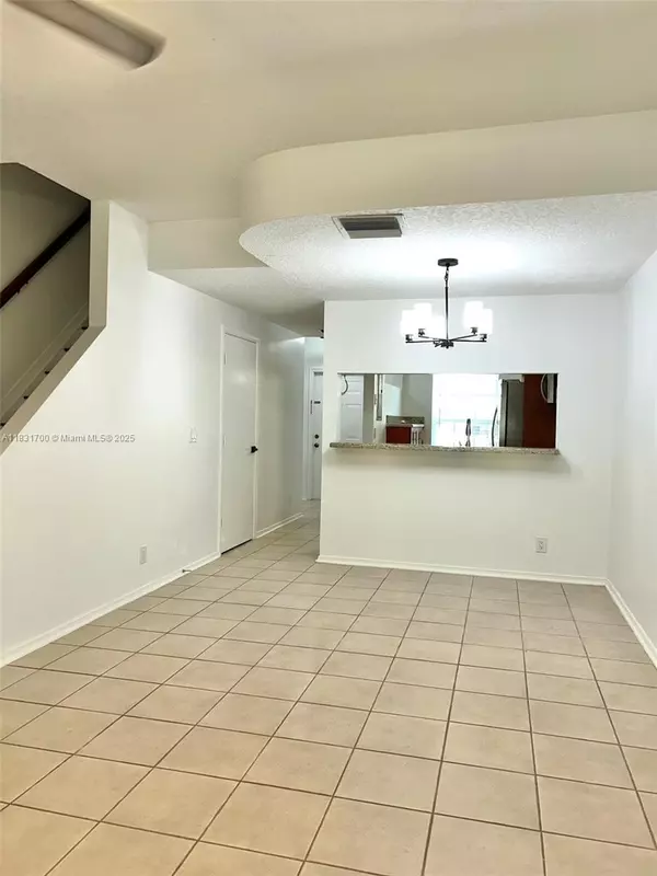150 SW 96th Ter, Plantation, FL 33324