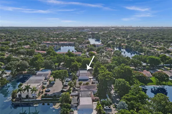 Miami Lakes, FL 33014,7310 S Miami Lakeway S