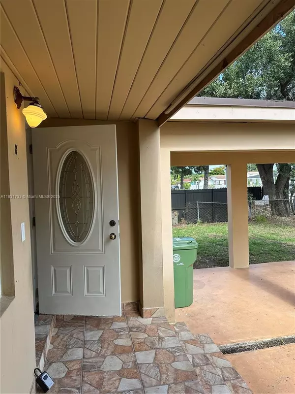 Hialeah, FL 33010,658 SE 8th Pl