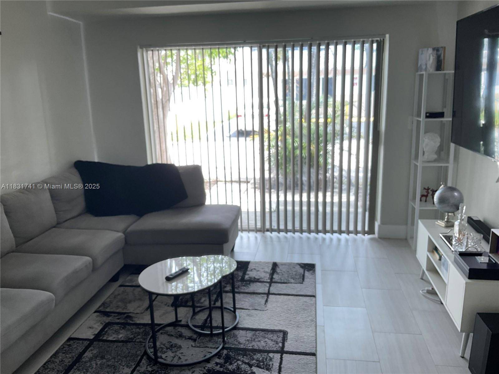Fort Lauderdale, FL 33316,510 SE 9th St #3