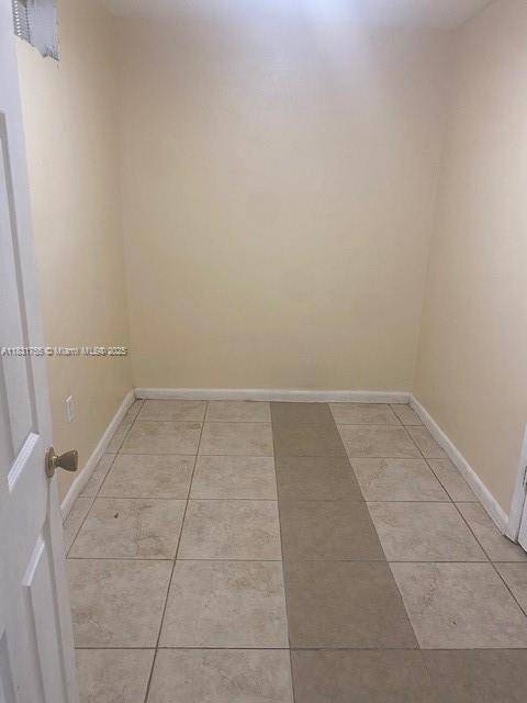 North Miami Beach, FL 33162,1990 NE 168 St