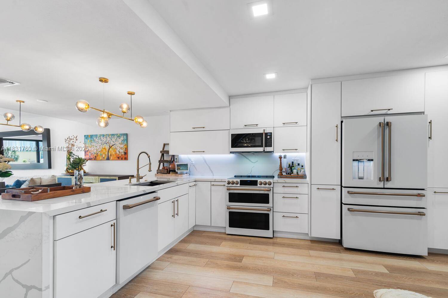 North Miami Beach, FL 33160,4000 NE 168th St #113B