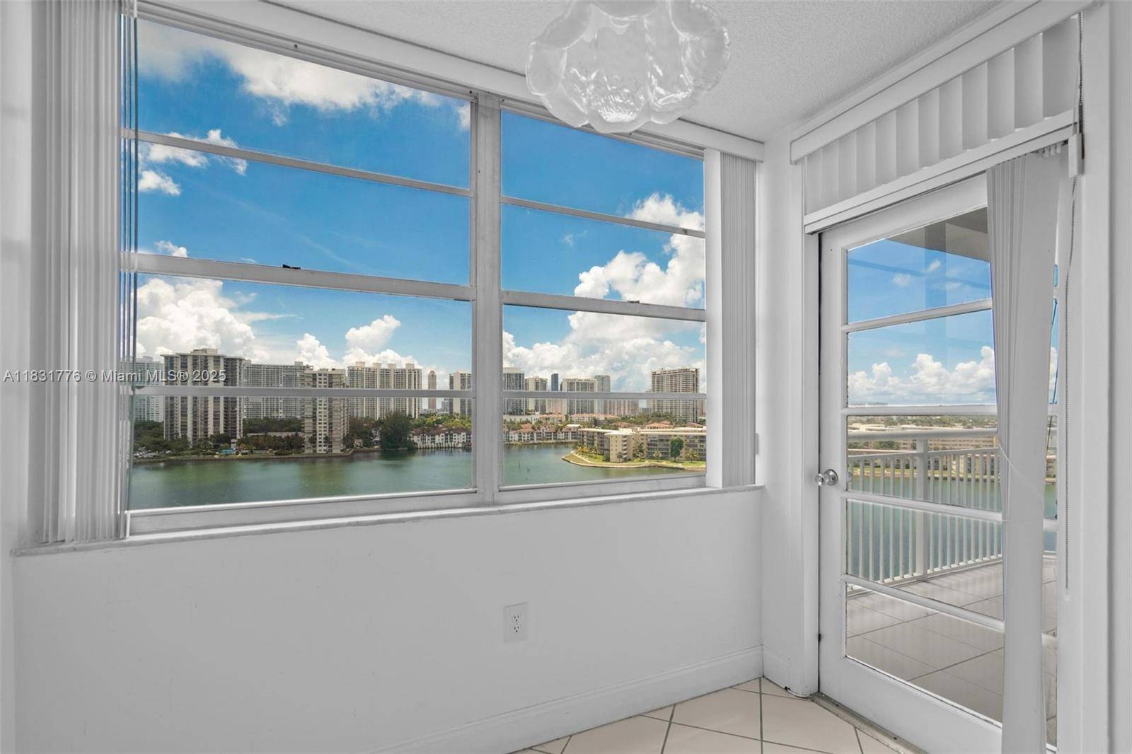 Aventura, FL 33160,18081 Biscayne Blvd #1205