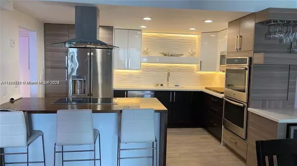 Sunny Isles Beach, FL 33160,19390 Collins Ave #424