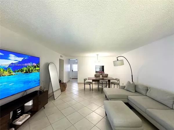 Hallandale Beach, FL 33009,620 NE 12th Ave #102
