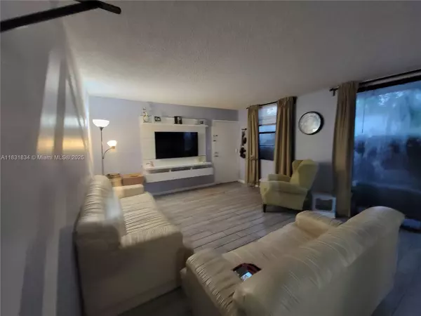 1796 NW 55th Ave #103, Lauderhill, FL 33313