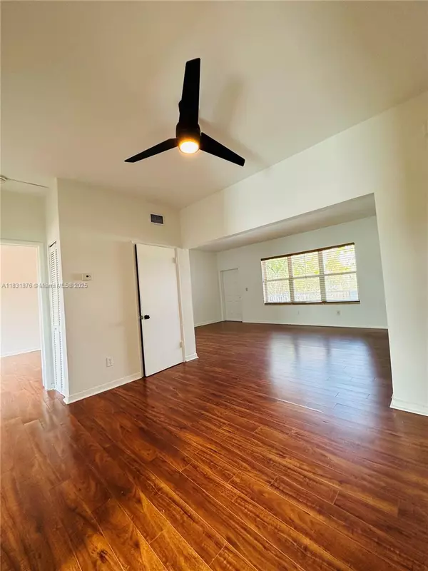 Miami Beach, FL 33141,1905 Calais Dr #6