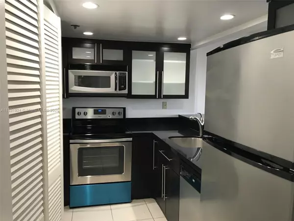 Miami, FL 33131,540 BRICKELL KEY DR #1002