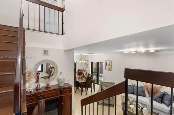 Miami, FL 33174,450 SW 89th Ct