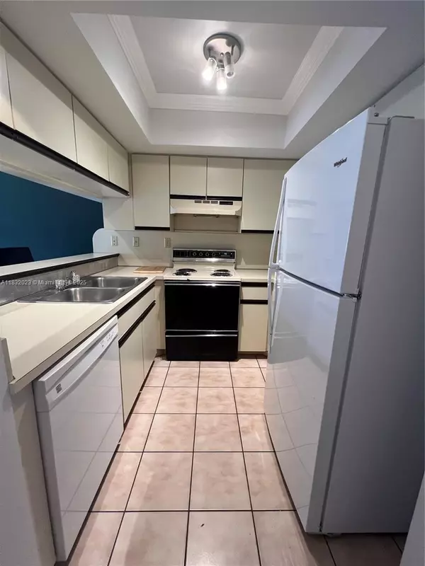 Miami, FL 33186,8911 SW 123rd Ct #212