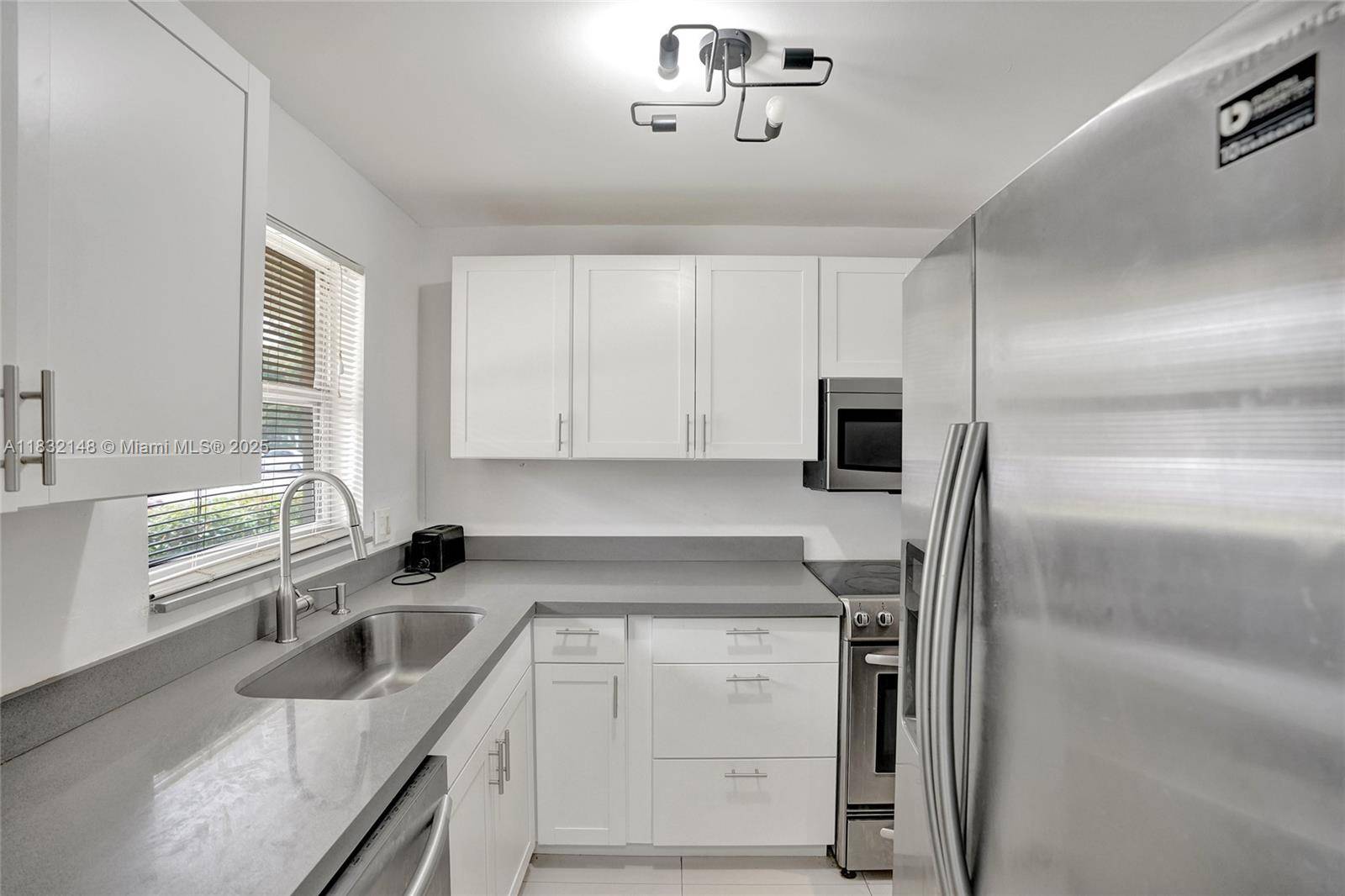 Sunrise, FL 33322,2850 W Sunrise Lakes Dr #106