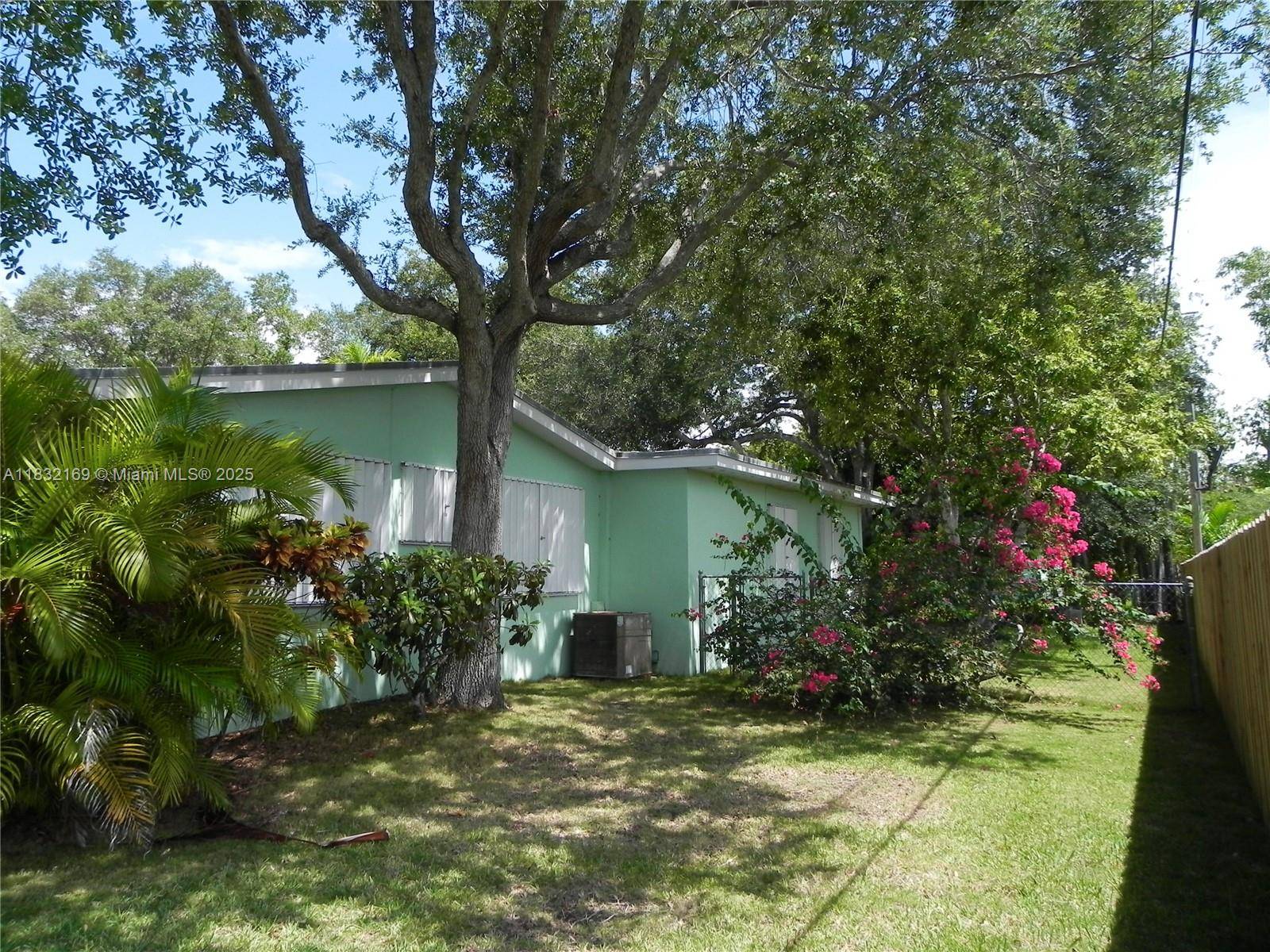 Miami, FL 33156,8225 SW 97th St
