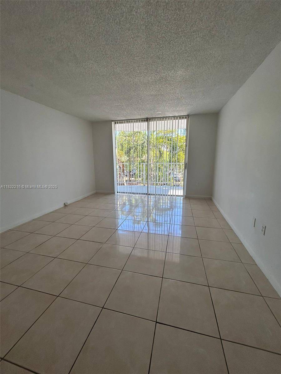 496 NW 165th St Rd #D-310, Miami, FL 33169