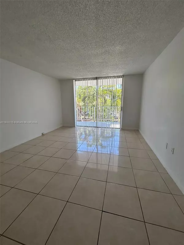 496 NW 165th St Rd #D-310, Miami, FL 33169
