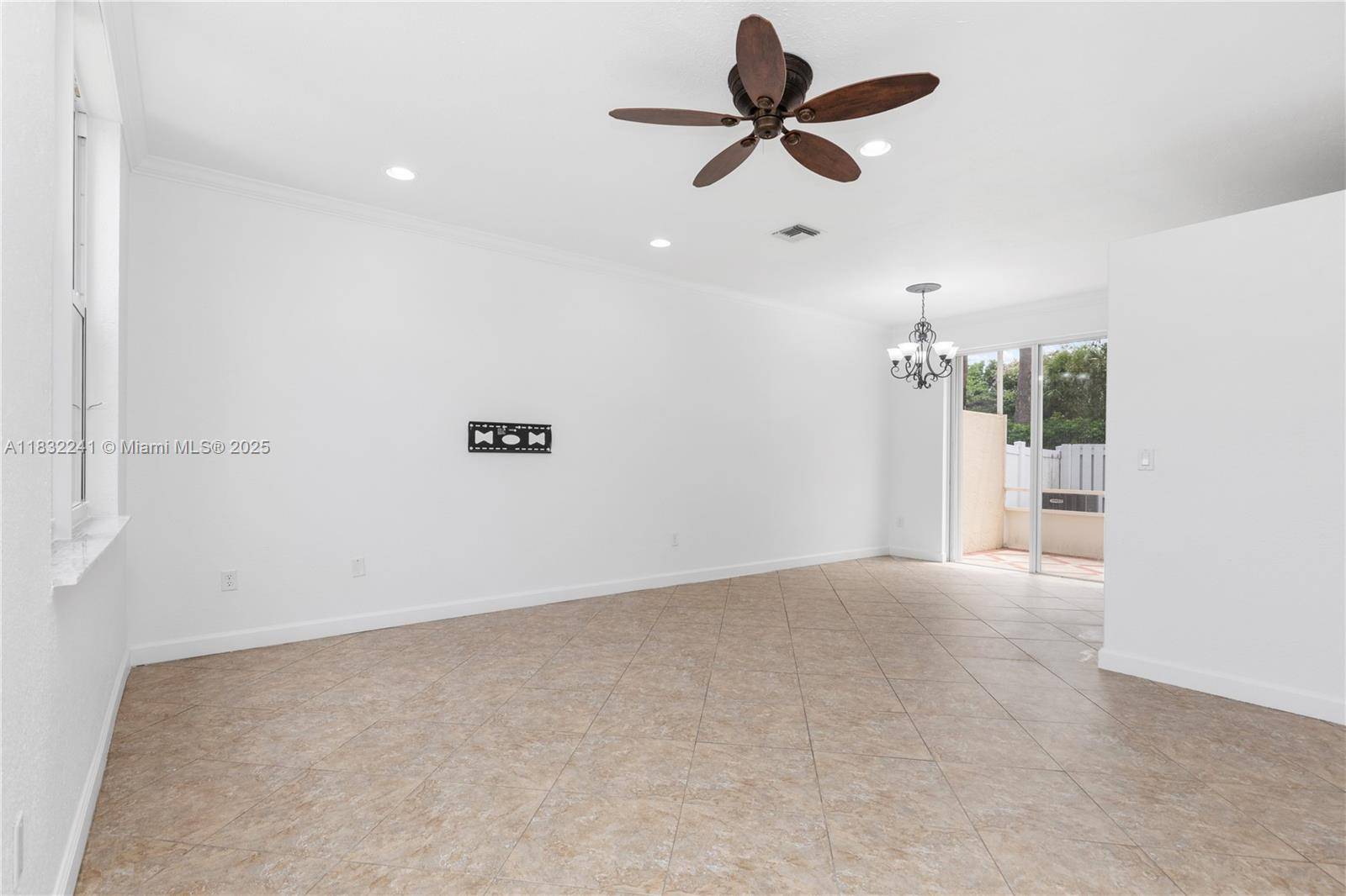Pembroke Pines, FL 33028,1430 NW 154th Ln #1430