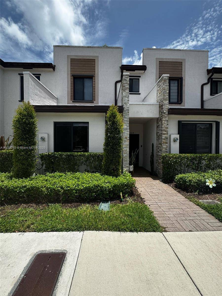 Miami, FL 33179,328 NE 208th Ter