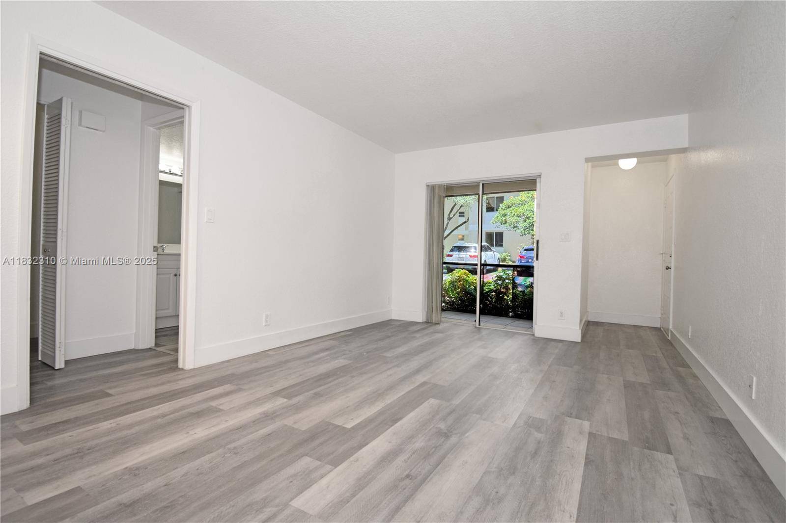 Pompano Beach, FL 33069,301 Gardens Dr #102