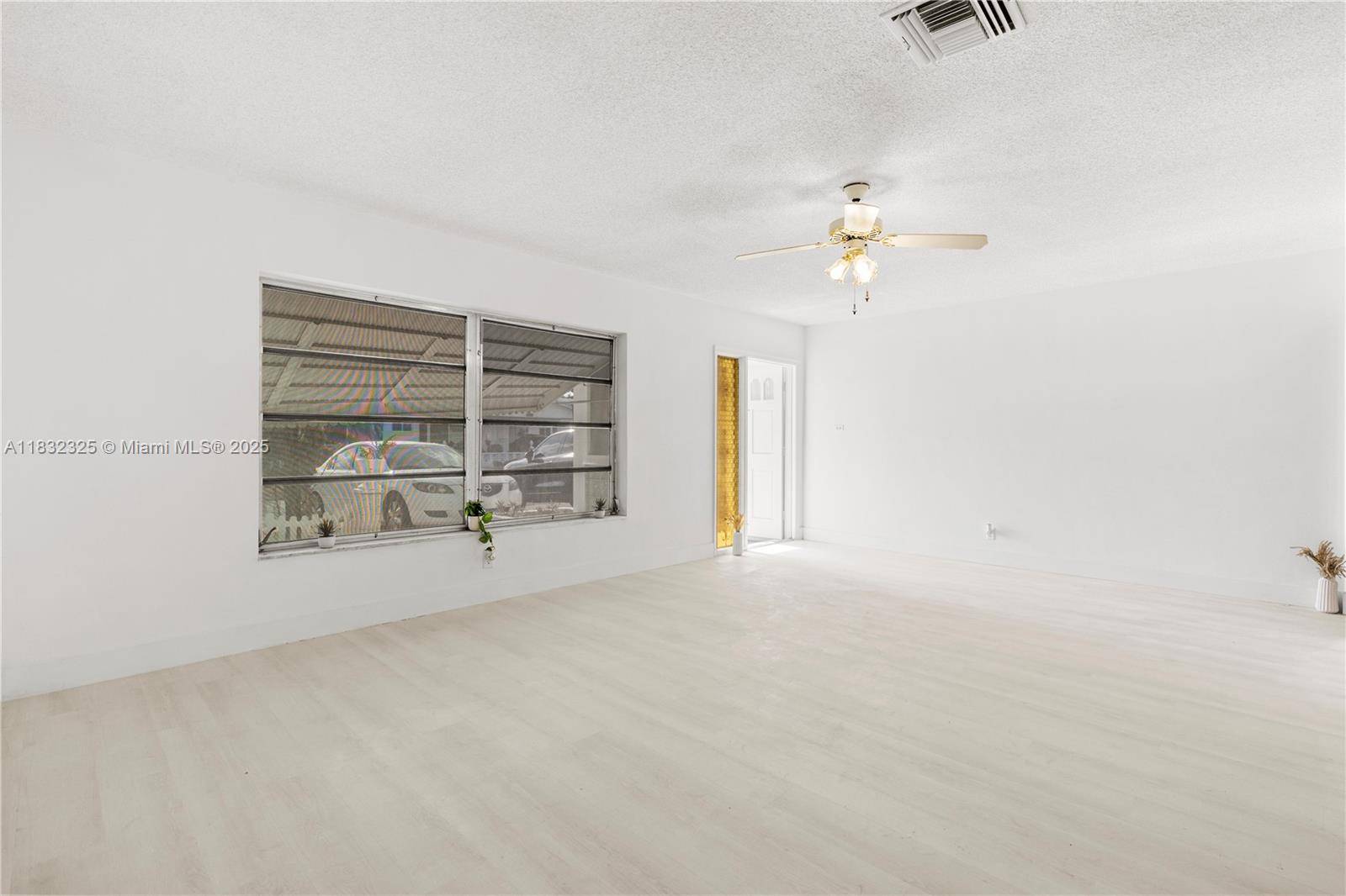 Tamarac, FL 33321,5706 NW 81st Ave
