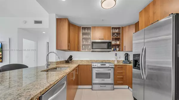 Hallandale Beach, FL 33009,1945 S Ocean Dr #705