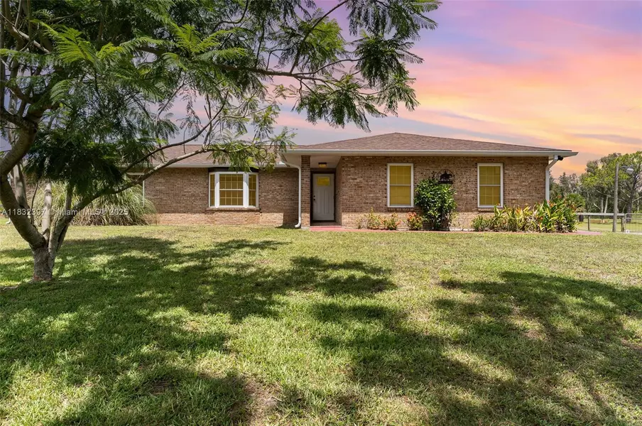 2175 Lacourt Ln, Malabar, FL 32950