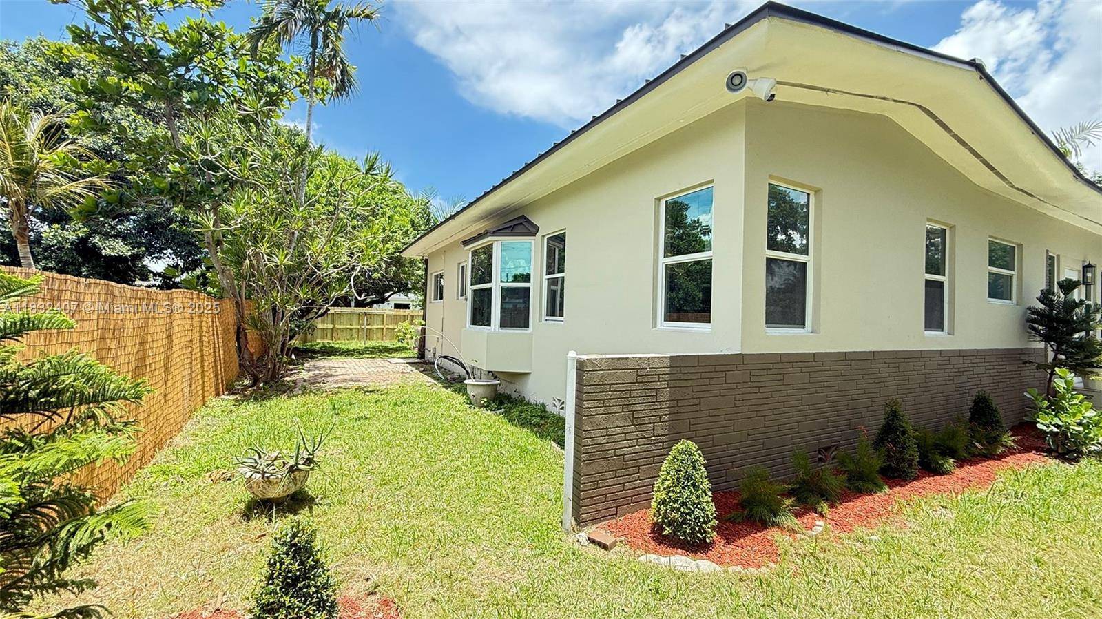 Miami, FL 33161,499 NE 112th St