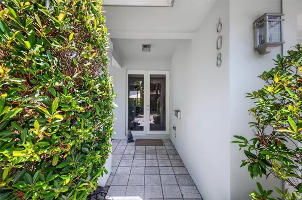 Fort Lauderdale, FL 33315,608 SW 15th St