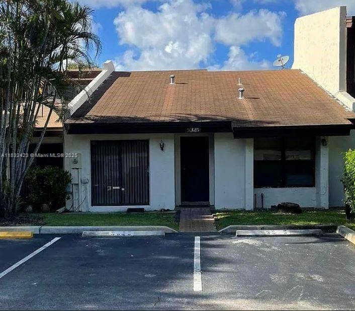 Hollywood, FL 33021,3325 Oak Dr #3325