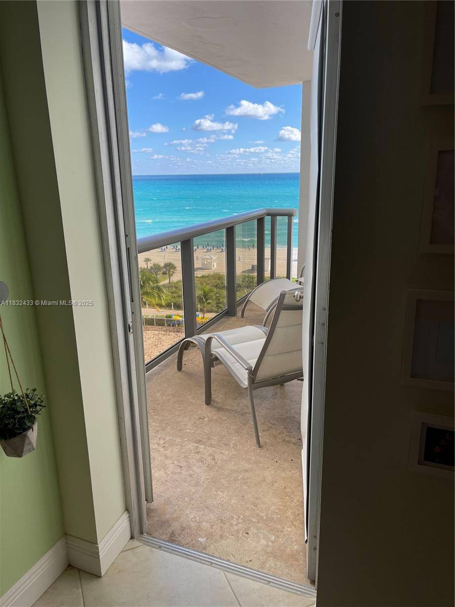 6039 Collins Ave #823, Miami Beach, FL 33140