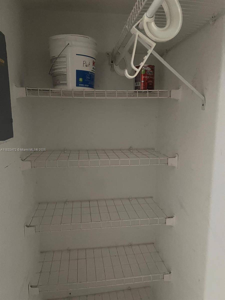 Sweetwater, FL 33172,580 NW 114th Ave #102