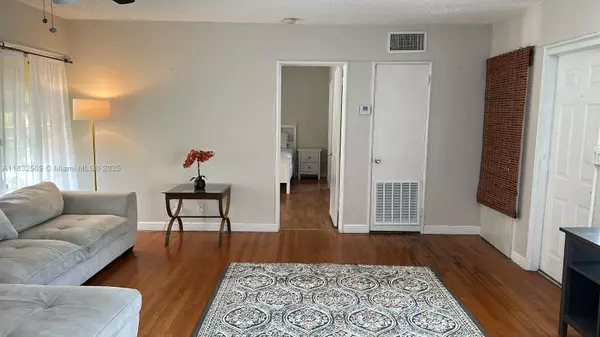 Fort Lauderdale, FL 33301,90 Isle Of Venice Dr #9