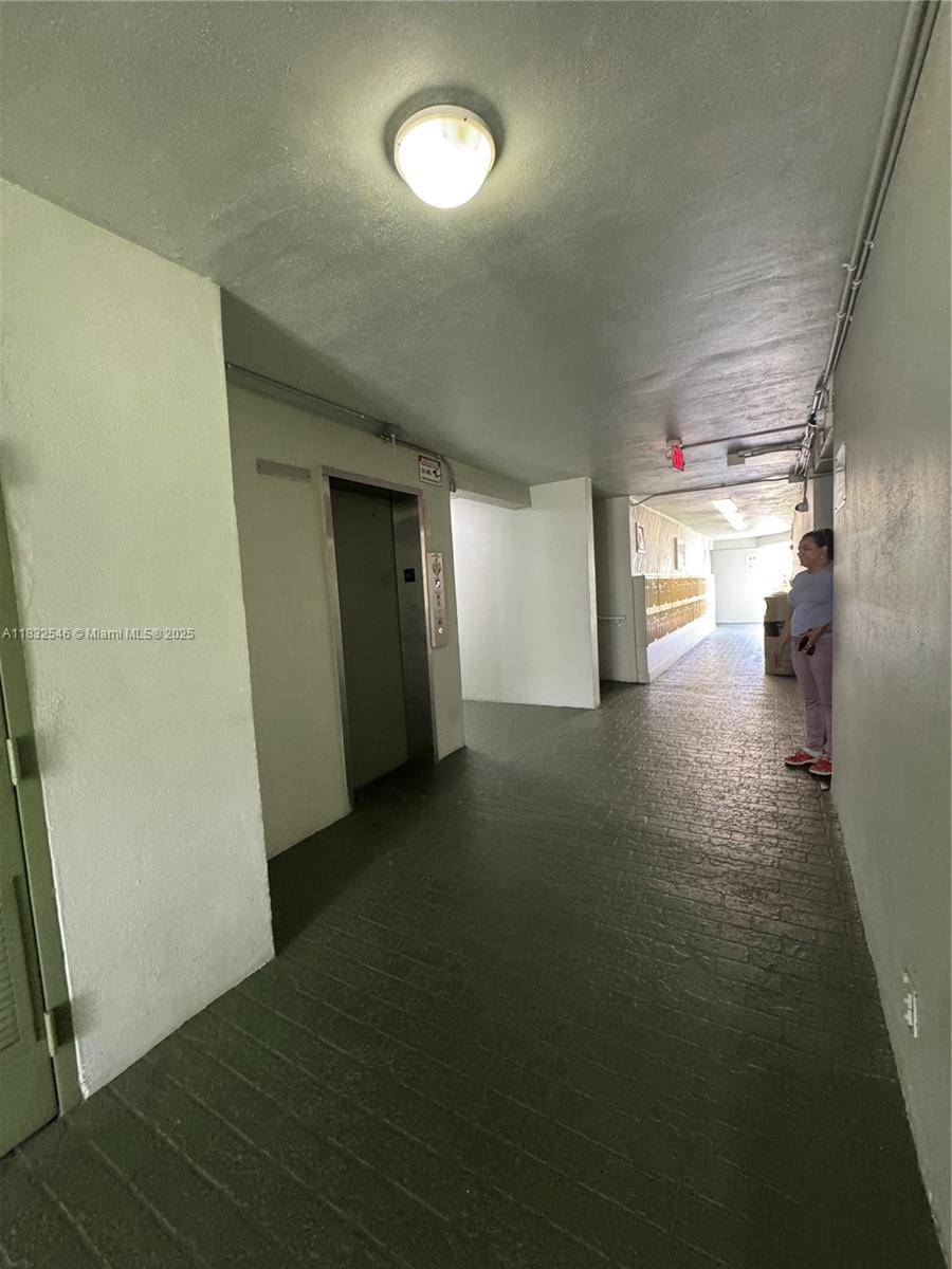 Plantation, FL 33317,4200 NW 3rd Ct #325