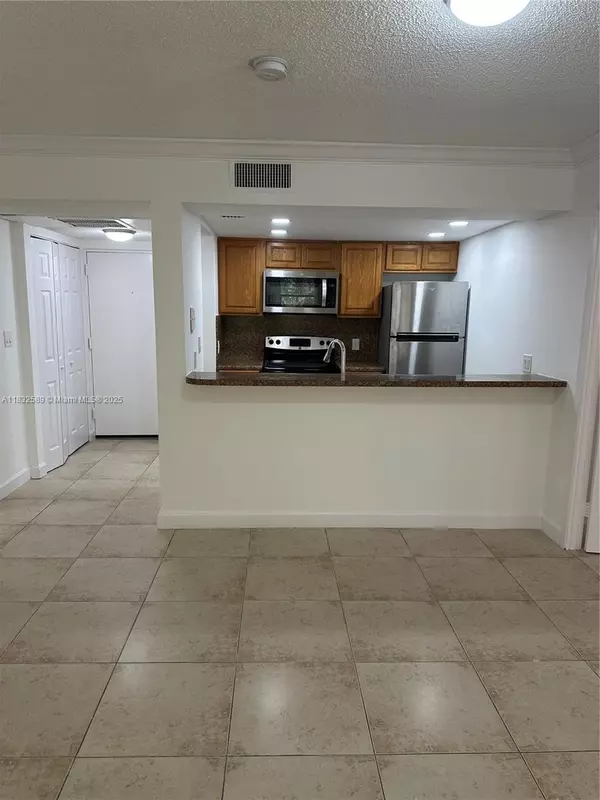 8100 Geneva Ct #339, Doral, FL 33166
