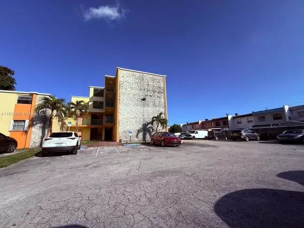 Hialeah, FL 33014,666 W 81st St #411